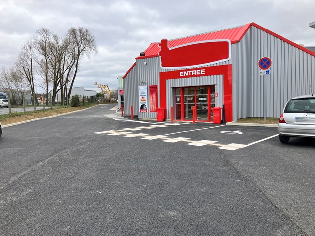 Aménagement extérieur d'un nouveau magasin à Lagny-Sur-Marne (77)